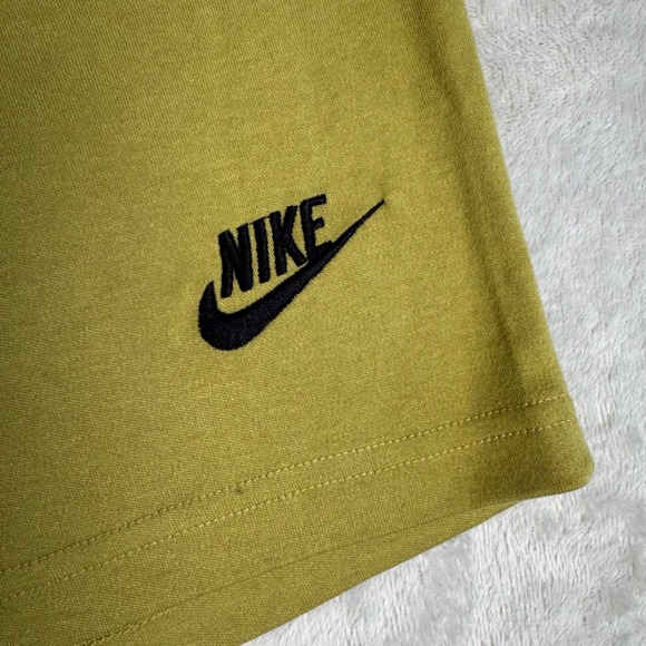 Nike Mens Sportswear Tech Basketball Shorts XL Mustard Yellow - Picture 2 of 9